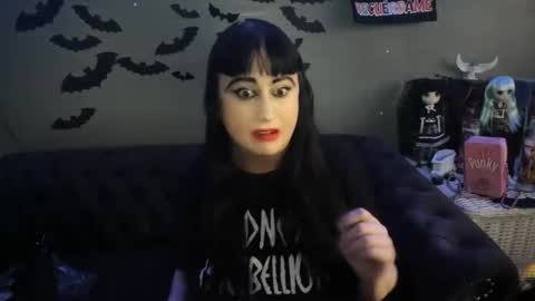 Sugary online show from 3, 3, 2025