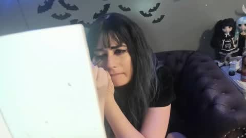 Sugary online show from 10, 3, 2025