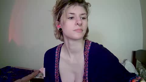 Snapshot of suicunebitch chatting on 24, 12, 2024 Ophelia online show from 24, 12, 2024