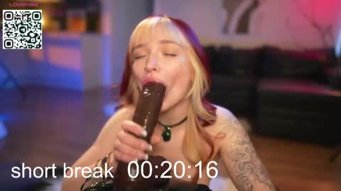 Snapshot of suk_ki chatting on 24, 4, 2026 Lika ginger Jessy blond online show from 24, 4, 2026