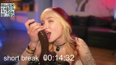 Snapshot of suk_ki chatting on 1, 5, 2026 Lika ginger Jessy blond online show from 1, 5, 2026