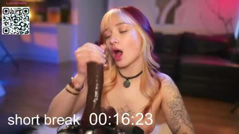 Snapshot of suk_ki chatting on 4, 5, 2026 Lika ginger Jessy blond online show from 4, 5, 2026