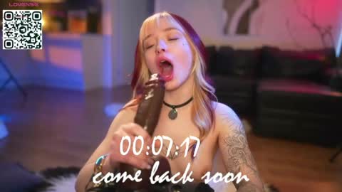 Snapshot of suk_ki chatting on 14, 5, 2026 Lika ginger Jessy blond online show from 14, 5, 2026