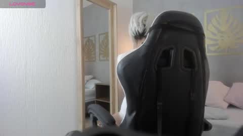 Snapshot of sukki_rosette chatting on 28, 11, 2025 sukki_rosette online show from 28, 11, 2025