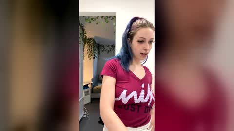 Snapshot of summer96o chatting on 16, 12, 2025 Summer online show from 16, 12, 2025