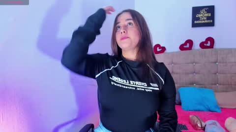 summer_girls01 online show from 21, 11, 2025