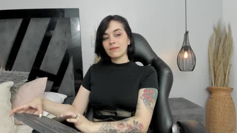 Snapshot of summerprints chatting on 5, 3, 2025 Summer online show from 5, 3, 2025