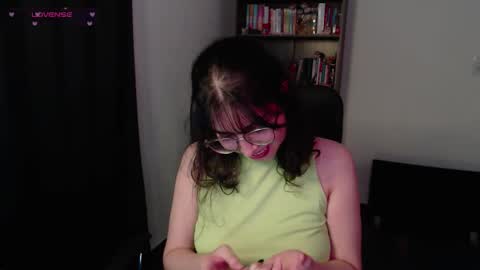 Snapshot of sunflower_uwu chatting on 4, 2, 2026 violetta online show from 4, 2, 2026