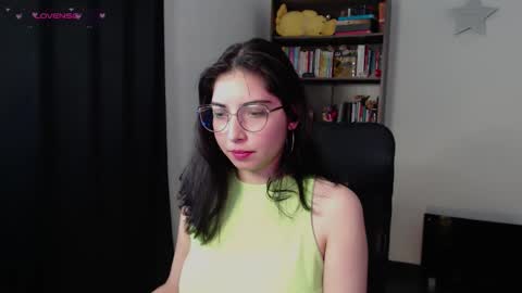 Snapshot of sunflower_uwu chatting on 8, 3, 2026 violetta online show from 8, 3, 2026