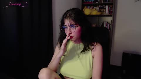 Snapshot of sunflower_uwu chatting on 19, 3, 2026 violetta online show from 19, 3, 2026