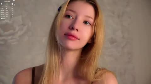 Snapshot of sunnmoonn chatting on 20, 4, 2026 Lily online show from 20, 4, 2026