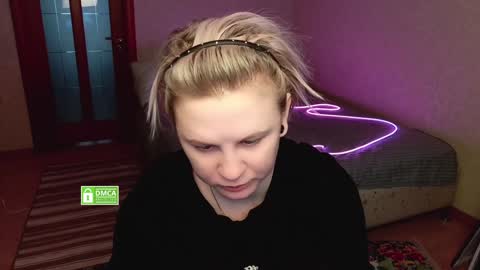 Snapshot of sunny_mood chatting on 5, 1, 2025 sunny mood online show from 5, 1, 2025