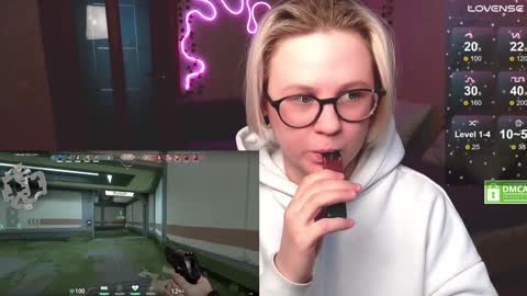 Snapshot of sunny_mood chatting on 15, 1, 2025 sunny mood online show from 15, 1, 2025