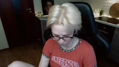 Snapshot of sunny_mood chatting on 15, 6, 2026 sunny mood online show from 15, 6, 2026