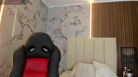  S U N N Y online show from 12, 11, 2025