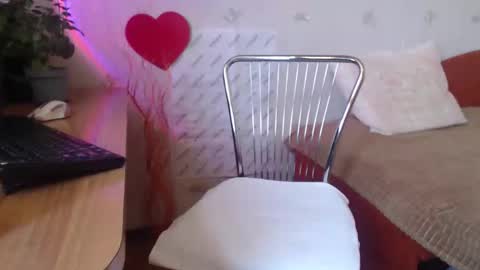 Alina   Streams Mon to Fri online show from 17, 2, 2025