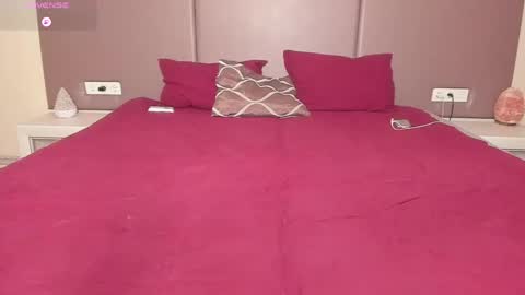 Snapshot of sunsay_effie chatting on 21, 5, 2026 Effie Beautiful girl and Sunsay lucky boy online show from 21, 5, 2026
