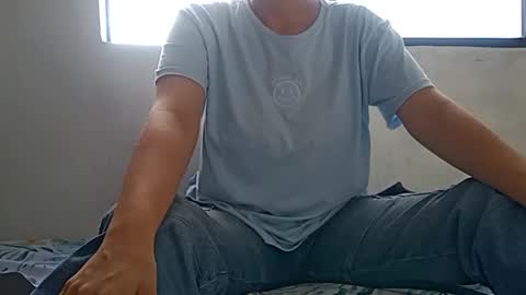 Snapshot of sunshine_days chatting on 6, 12, 2024 Annie online show from 6, 12, 2024