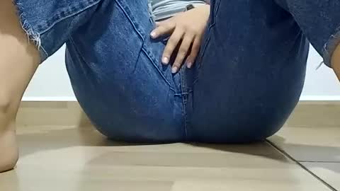 Annie online show from 17, 12, 2025