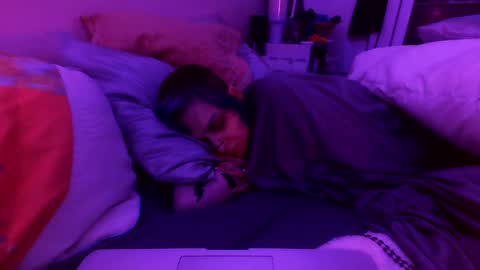 Snapshot of sunshine_mk3 chatting on 10, 9, 2025 UNH1N3 online show from 10, 9, 2025