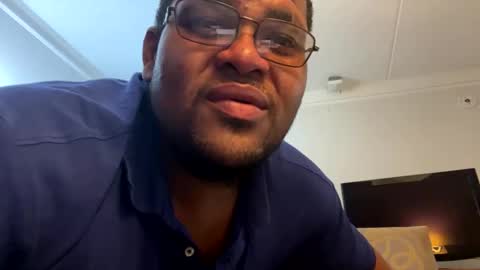 WATCHMEMAKEYOUCUM online show from 13, 5, 2026