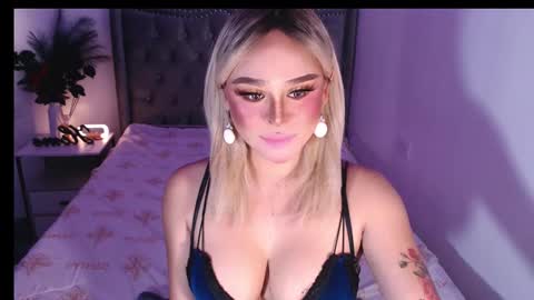 Snapshot of superh0tangelxx chatting on 4, 2, 2025 CARMINA online show from 4, 2, 2025