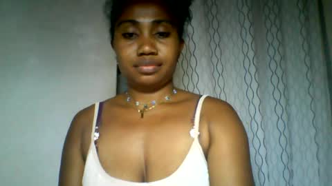 Snapshot of surbelle chatting on 24, 6, 2026 surbelle online show from 24, 6, 2026