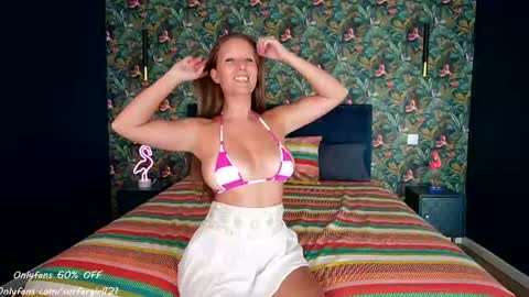 Snapshot of surfergirl121 chatting on 18, 7, 2026 Allie online show from 18, 7, 2026