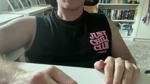 Snapshot of surfstar81 chatting on 25, 6, 2026 surfstar81 online show from 25, 6, 2026