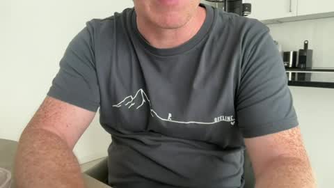 Snapshot of surfstar81 chatting on 1, 7, 2026 surfstar81 online show from 1, 7, 2026