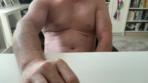 Snapshot of surfstar81 chatting on 11, 7, 2026 surfstar81 online show from 11, 7, 2026
