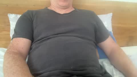 Snapshot of surfstar81 chatting on 19, 7, 2026 surfstar81 online show from 19, 7, 2026