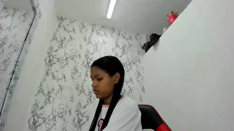 Snapshot of surifoster chatting on 10, 5, 2026 suri online show from 10, 5, 2026