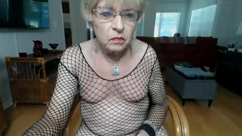Snapshot of susanandlisa chatting on 2, 7, 2026 sexualsusan online show from 2, 7, 2026