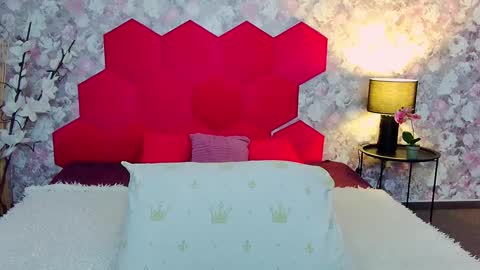 Susane Nori online show from 2, 10, 2025