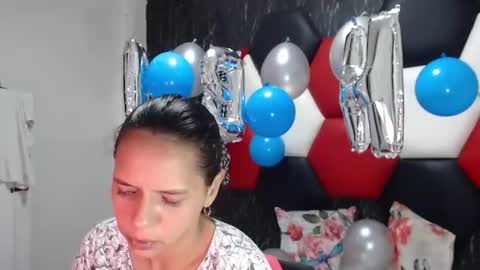 Snapshot of susanleroy chatting on 19, 12, 2024 susanleroy online show from 19, 12, 2024