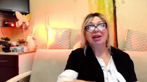 SusiexNoreen online show from 9, 4, 2026