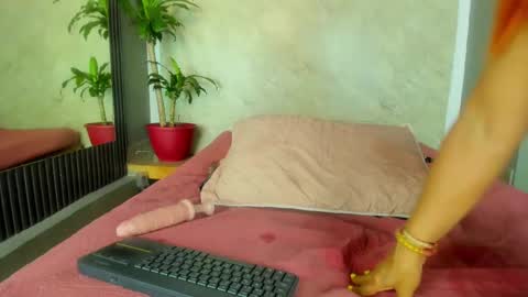 Snapshot of sussanmilf_ chatting on 21, 2, 2025 sussanmilf online show from 21, 2, 2025