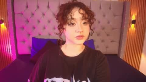 suxan_white online show from 5, 4, 2026