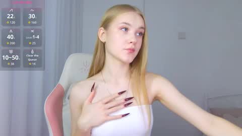 Snapshot of suzipons chatting on 11, 11, 2025 Suzi online show from 11, 11, 2025