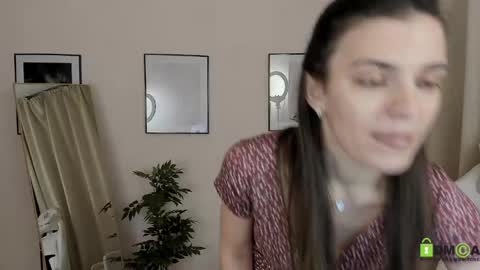 Suzy  next stream  Thursday Friday Saturday online show from 18, 1, 2025