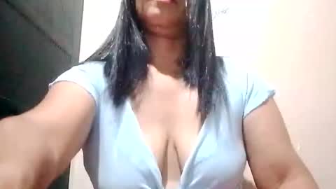 suzzie_hot online show from 19, 9, 2025