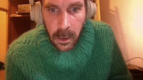 Snapshot of sweaterboy666 chatting on 22, 1, 2025 sweaterboy666 online show from 22, 1, 2025
