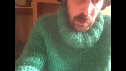 Snapshot of sweaterboy666 chatting on 4, 2, 2025 sweaterboy666 online show from 4, 2, 2025