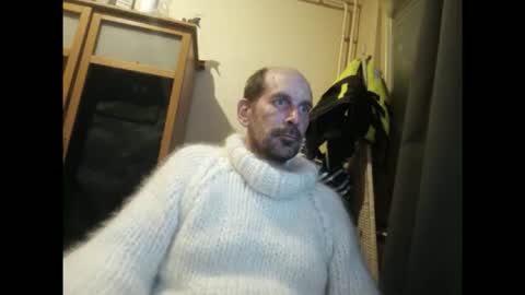 Snapshot of sweaterboy666 chatting on 4, 2, 2026 sweaterboy666 online show from 4, 2, 2026