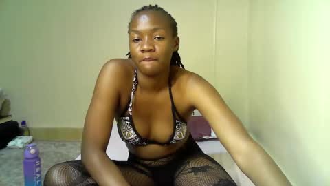 Snapshot of swee_leilah chatting on 8, 9, 2025 Call me Sheila online show from 8, 9, 2025