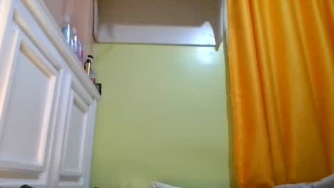 sweet52537 online show from 13, 4, 2026