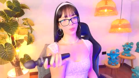 Snapshot of sweet_1angel chatting on 23, 4, 2026 Sweet 1Angel online show from 23, 4, 2026