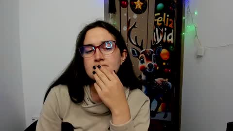 Snapshot of sweet__suck69bitch chatting on 19, 12, 2024 sweet__suck69bitch online show from 19, 12, 2024