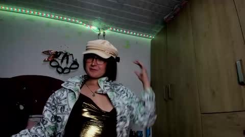 Snapshot of sweet__suck69bitch chatting on 1, 1, 2025 sweet__suck69bitch online show from 1, 1, 2025